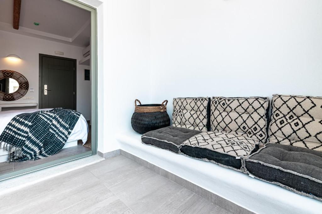 Superior Room Outdoor Jacuzzi, Bohemian Luxury Boutique Hotel, Paros