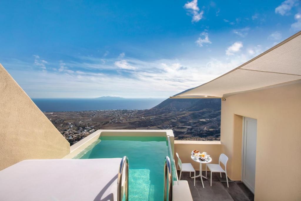 Private Aegean Pool Suite, Skyfall Suites