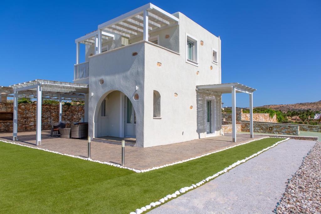 Three Bedroom Yellow Villa Private Pool Sea View, Sun & Moon Villas & Suites, Naxos