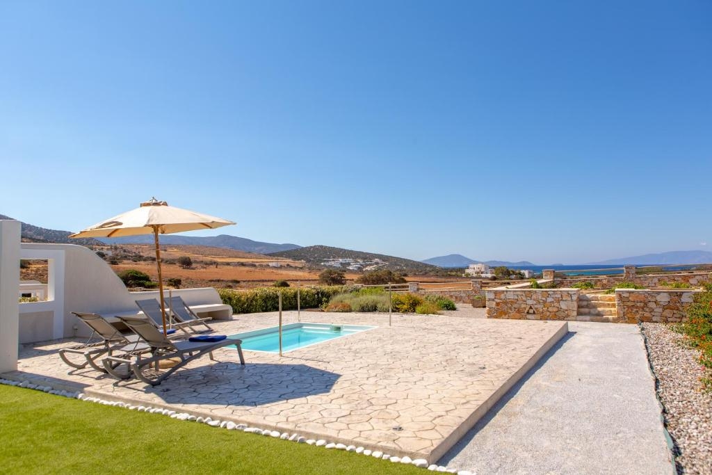 Three Bedroom Yellow Villa Private Pool Sea View, Sun & Moon Villas & Suites, Naxos