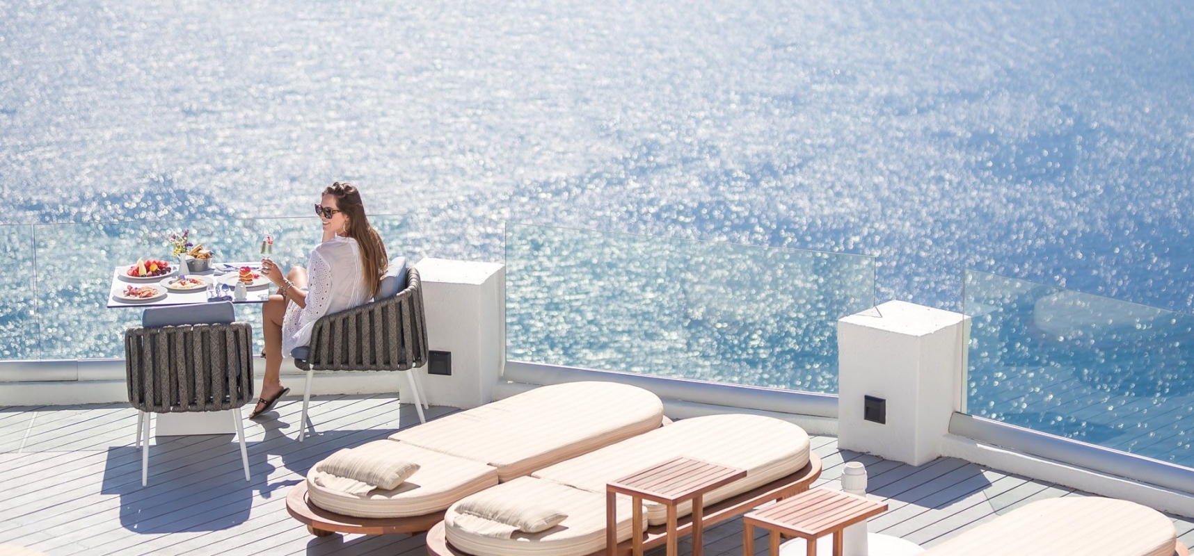 Sun Rocks Luxury Suites, Santorini
