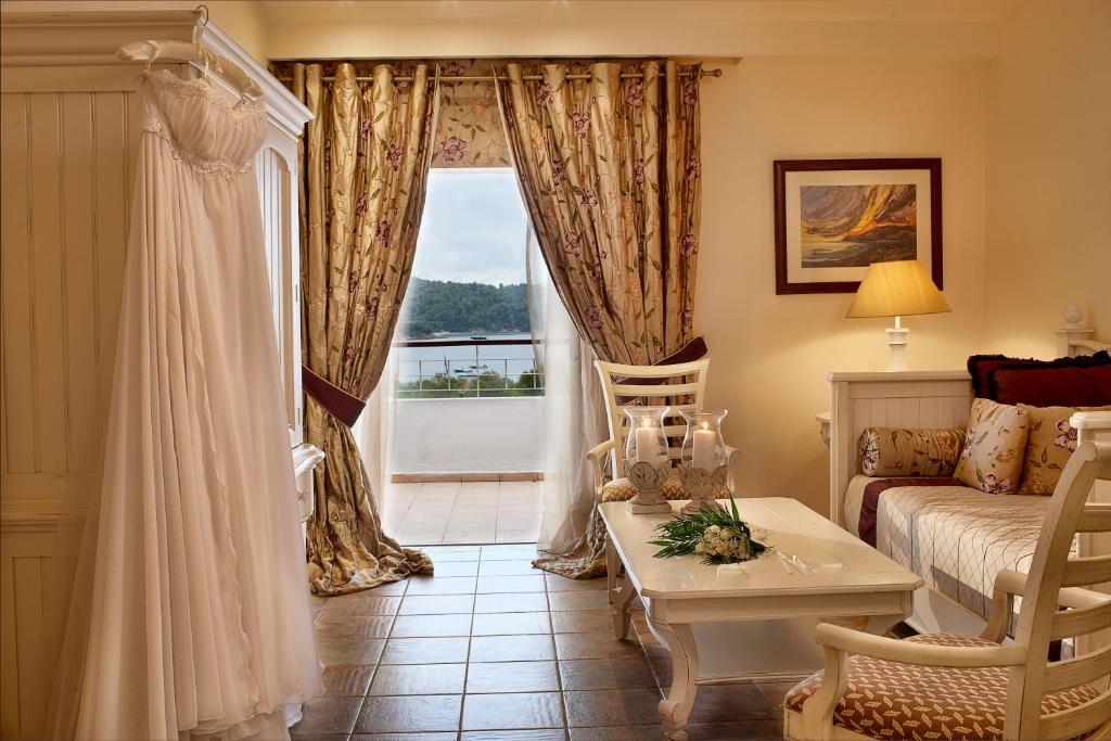 Deluxe Suite Sea View Premier, Princess Resort Skiathos