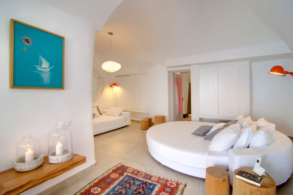 Honeymoon Suite Private Heated Pool Caldera View, Santorini Secret Suites & Spa