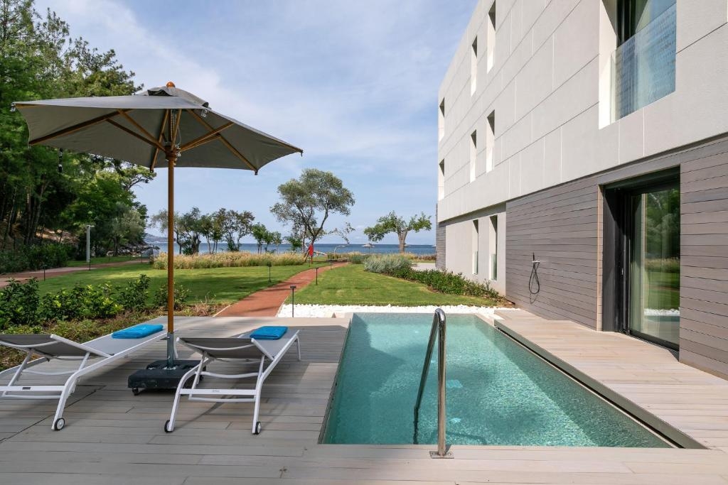 Deluxe Garden Suite Sea View Private Pool, Vathi Cove Luxury Resort, Thassos