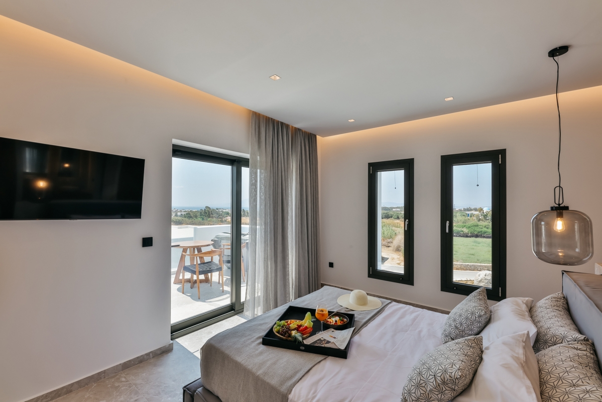Sea View Suite with Outdoor Jacuzzi, Milestones Naxos Hotel, Naxos