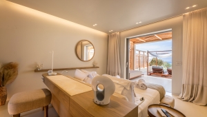 Suite Sea View Hot Tub & Day Bed, Avgoustos Suites Naxos